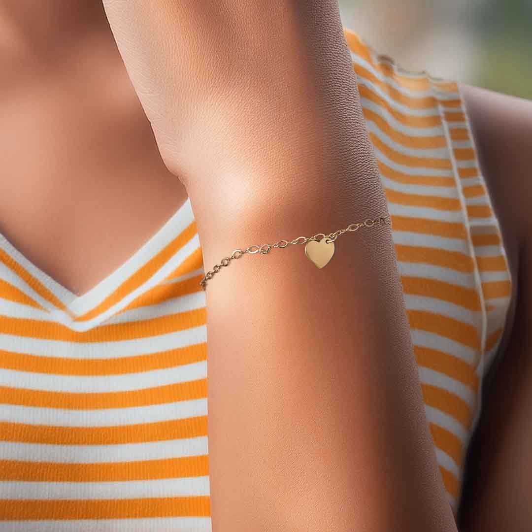 Model earing Heart Bracelet - Gold