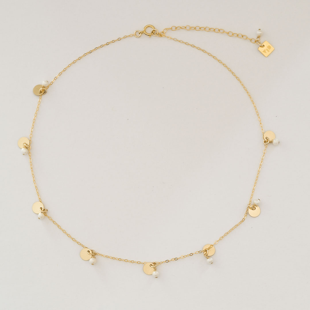 Charmed Phoebe Necklace gold and Pearl top view