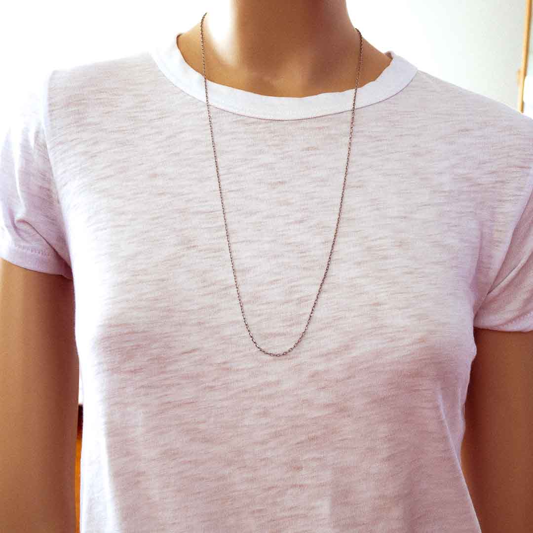 Model wearing 75cm Rhodium Chain white T