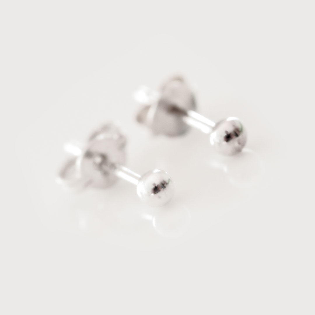 Perfect Dot Earrings 3mm - Silver