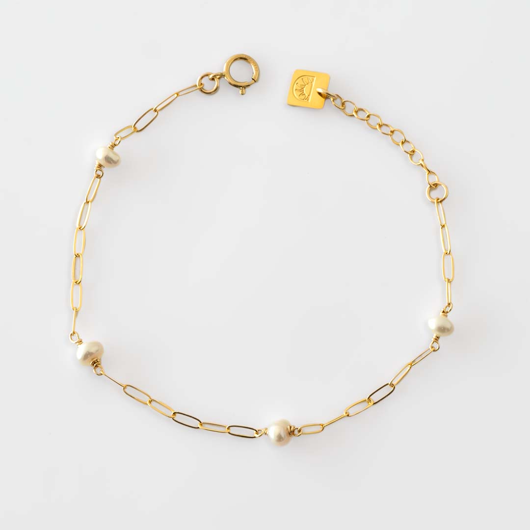 Lola Gemstone Bracelet - Gold and Pearl