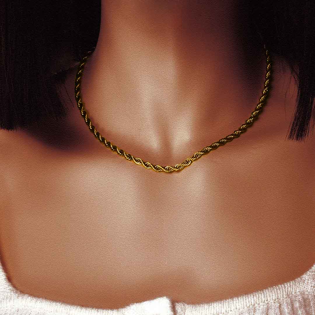 model wearing Classic Rope Chain - Gold