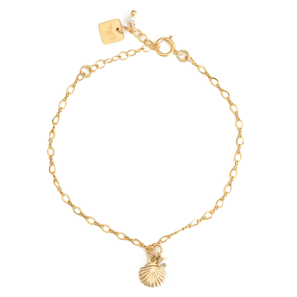 Impressions Shell Bracelet - Gold and Pearl